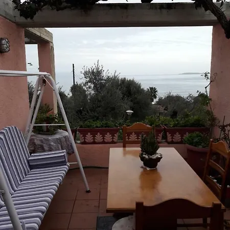 Apartament Houri's *