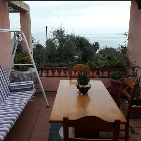Apartament Houri's *